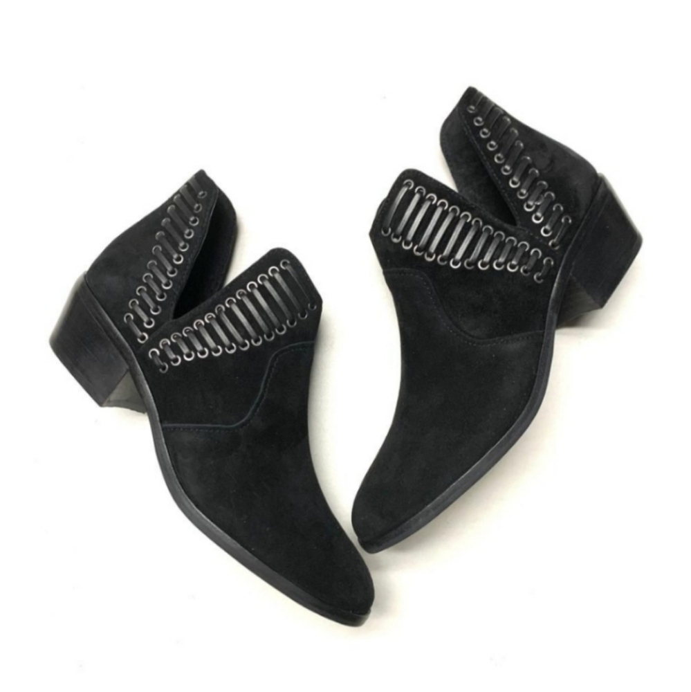 Vince Camuto Black Leather Ankle Boots. Size 8